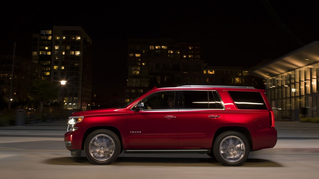 Comparison Chevrolet Tahoe 2016 vs GMC Acadia Denali 2016 SUV Drive